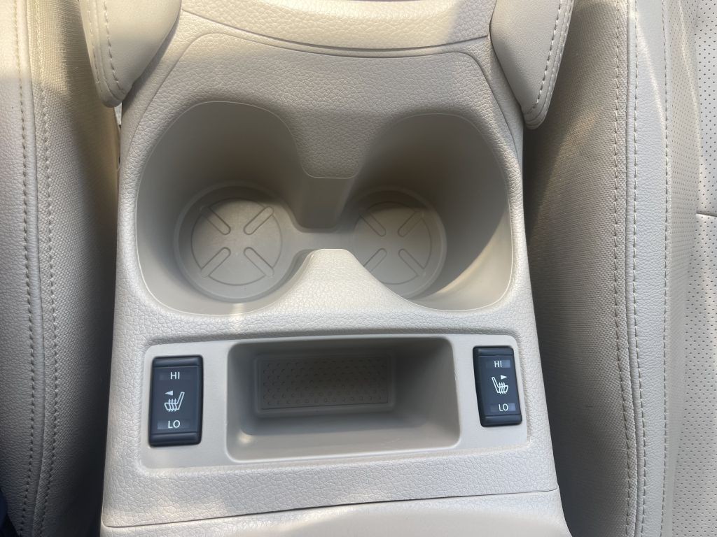 2017 Nissan Rogue Image 25