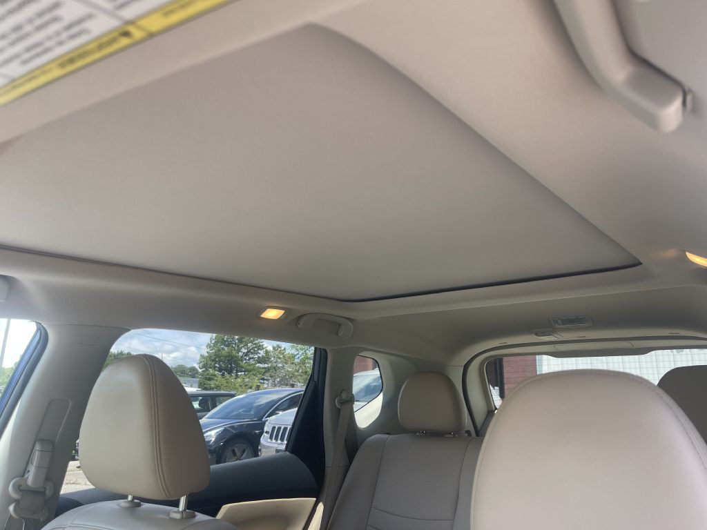 2017 Nissan Rogue Image 28