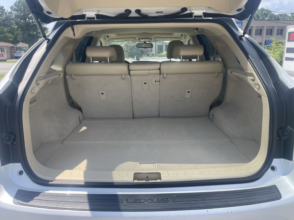 2010 Lexus RX Image 18