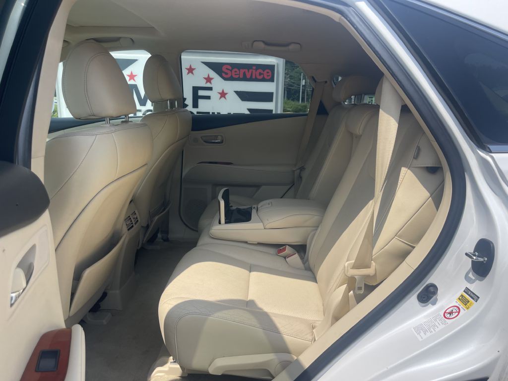 2010 Lexus RX Image 19