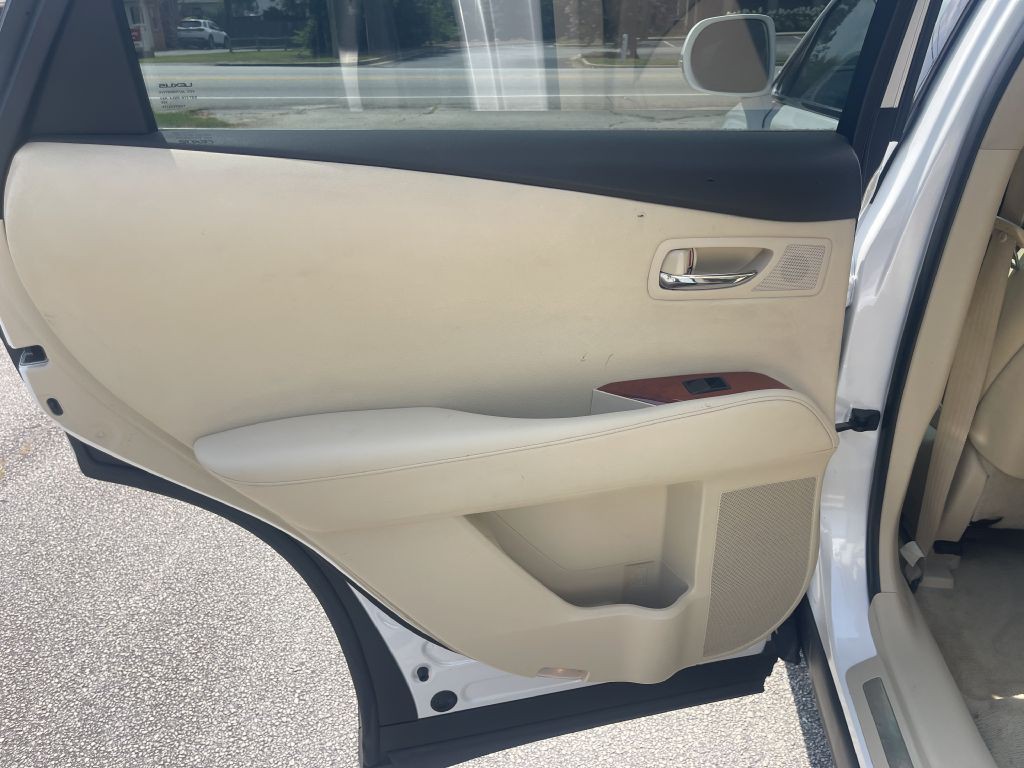 2010 Lexus RX Image 20