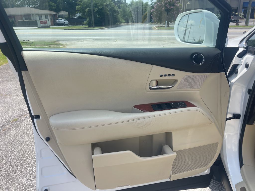 2010 Lexus RX Image 22