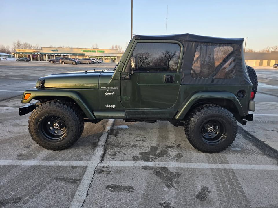 1997 Jeep Wrangler Image 2