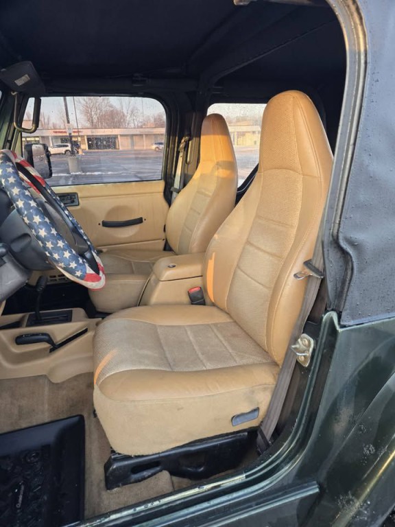 1997 Jeep Wrangler Image 9