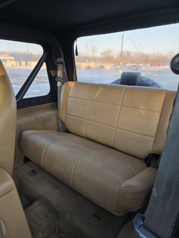 1997 Jeep Wrangler Image 10