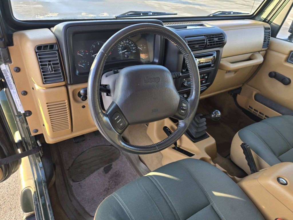 1998 Jeep Wrangler Image 10