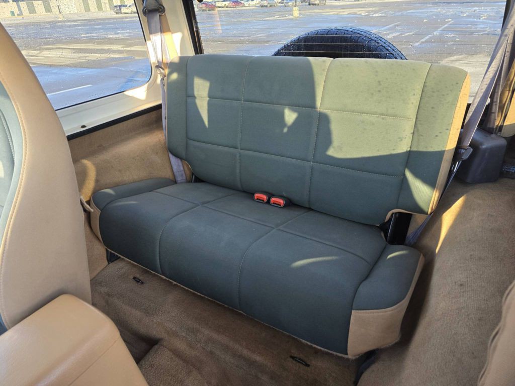 1998 Jeep Wrangler Image 11