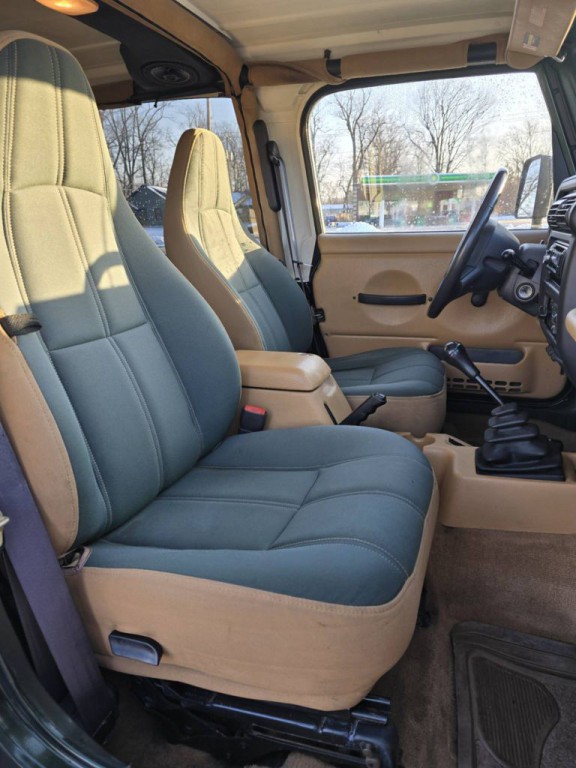 1998 Jeep Wrangler Image 13