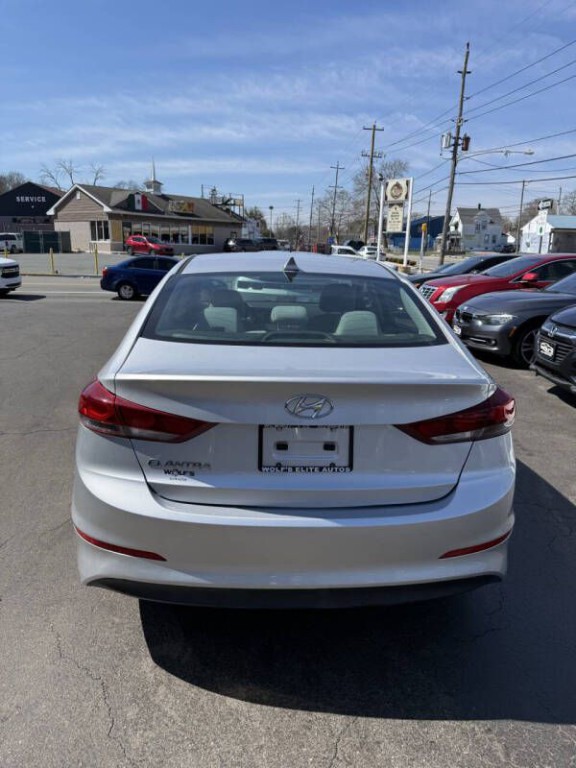 2017 Hyundai Elantra Image 7