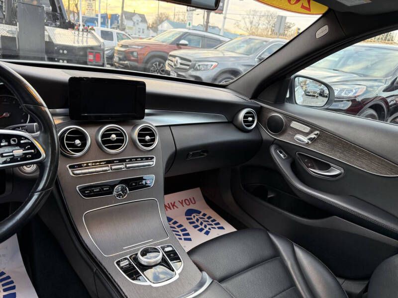 2019 Mercedes-Benz C-Class Image 12