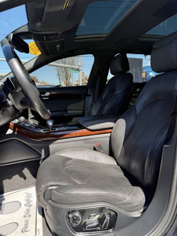 2013 Audi A8 Image 10