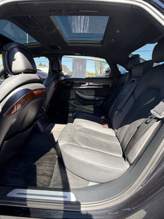 2013 Audi A8 Image 12