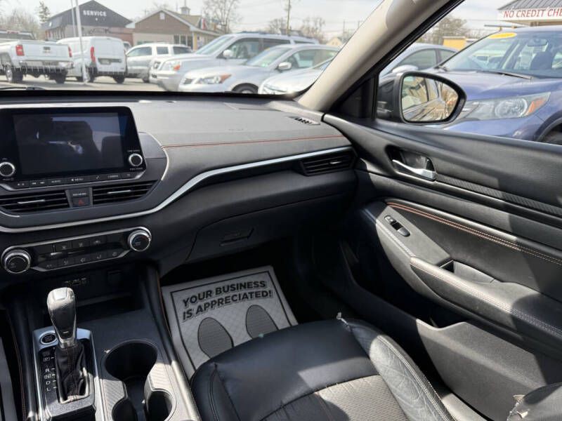2019 Nissan Altima Image 13