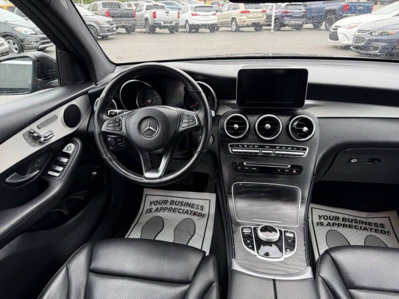 2019 Mercedes-Benz GLC-Class Image 10