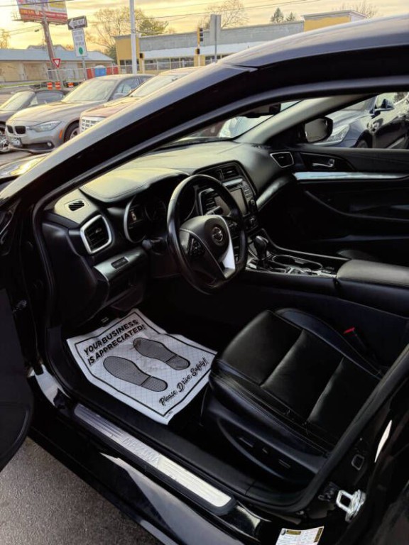 2021 Nissan Maxima Image 9