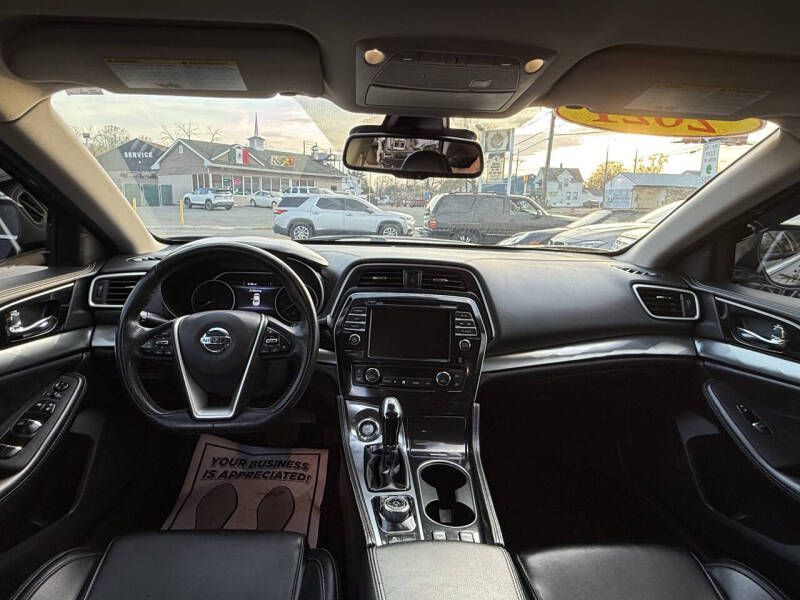 2021 Nissan Maxima Image 13