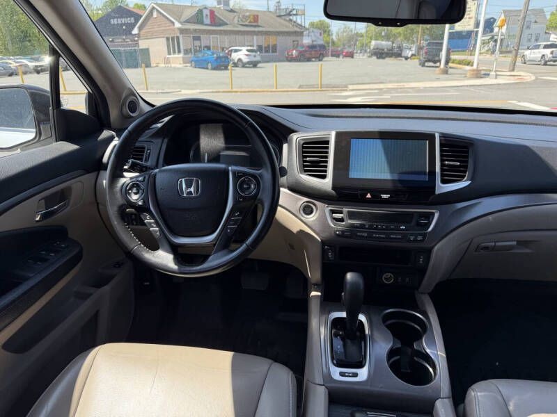 2016 Honda Pilot Image 11