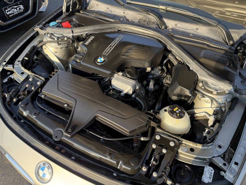 2017 BMW 3 Series Image 13
