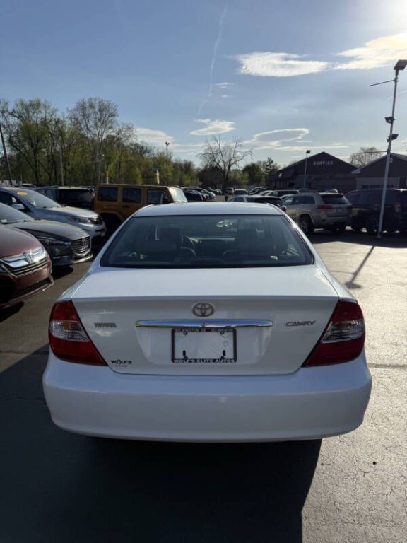 2004 Toyota Camry Image 7