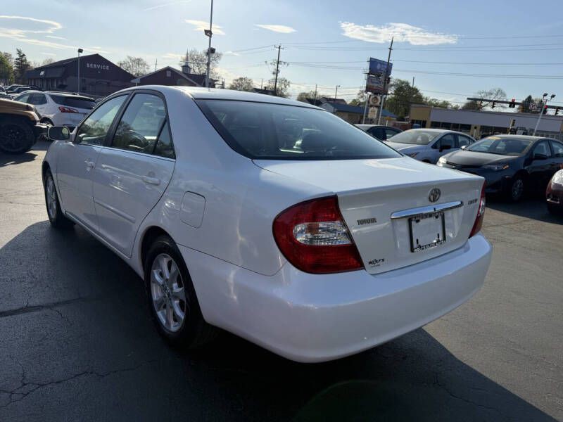 2004 Toyota Camry Image 8