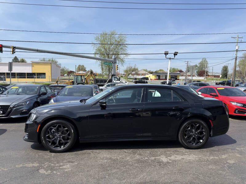 2022 Chrysler 300 Image 5