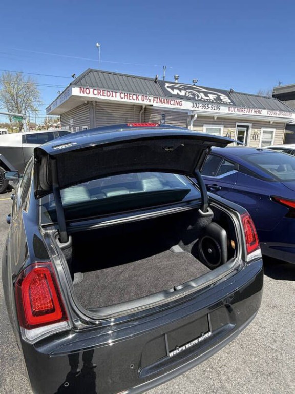2022 Chrysler 300 Image 13
