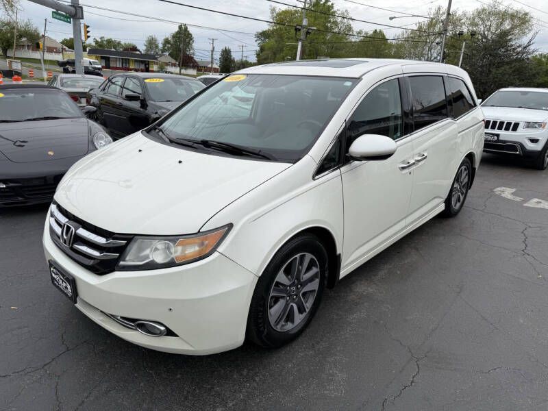 2016 Honda Odyssey Image 2