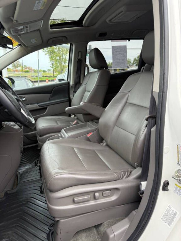 2016 Honda Odyssey Image 6