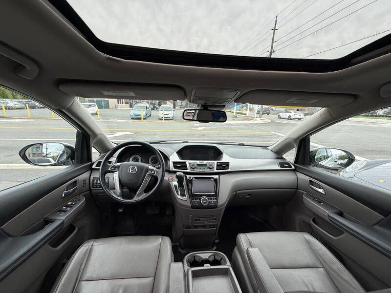 2016 Honda Odyssey Image 8