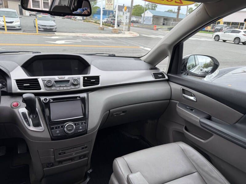 2016 Honda Odyssey Image 10