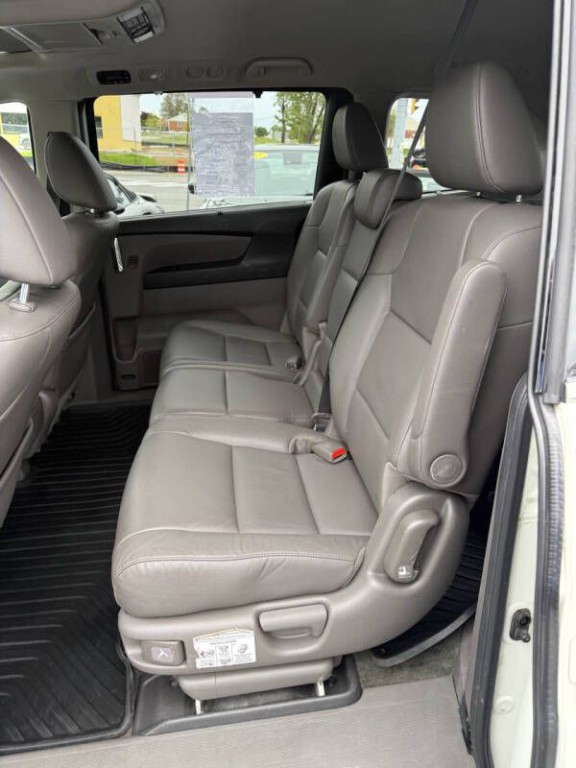 2016 Honda Odyssey Image 11