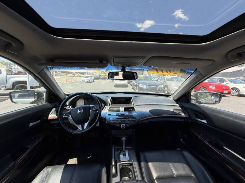 2011 Honda Accord Image 11
