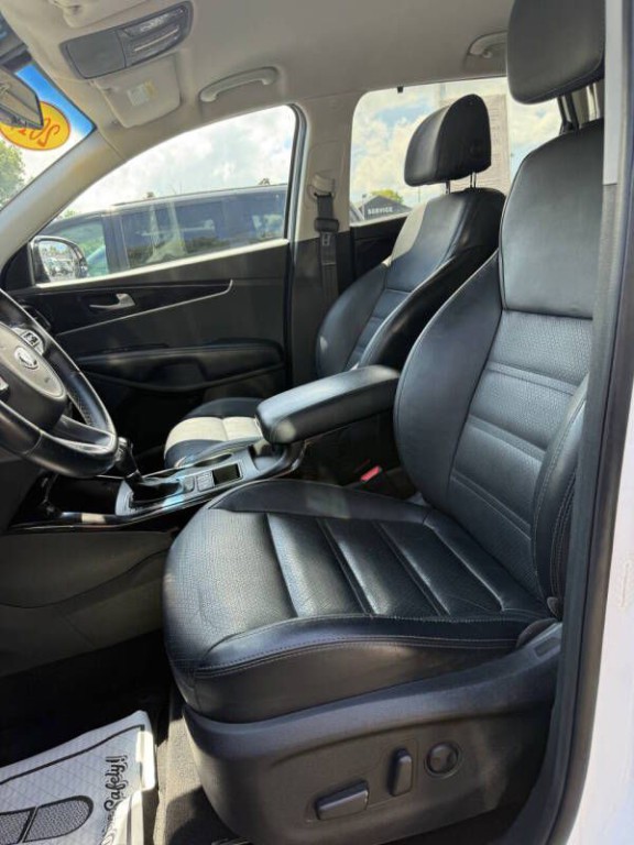 2017 Kia Sorento Image 9