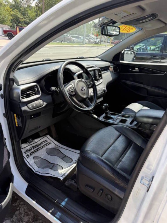 2017 Kia Sorento Image 10