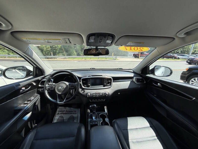 2017 Kia Sorento Image 11