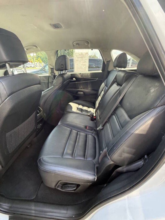 2017 Kia Sorento Image 12