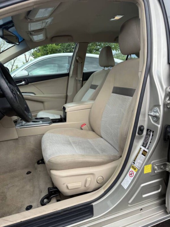 2014 Toyota Camry Image 8