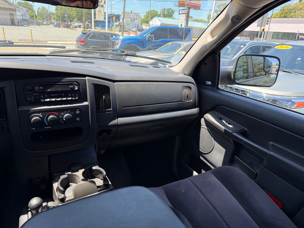 2004 Dodge Ram 1500 Image 12