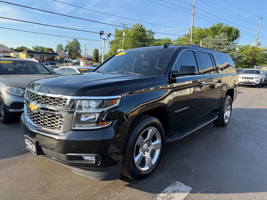 2017 Chevrolet Suburban Image 1