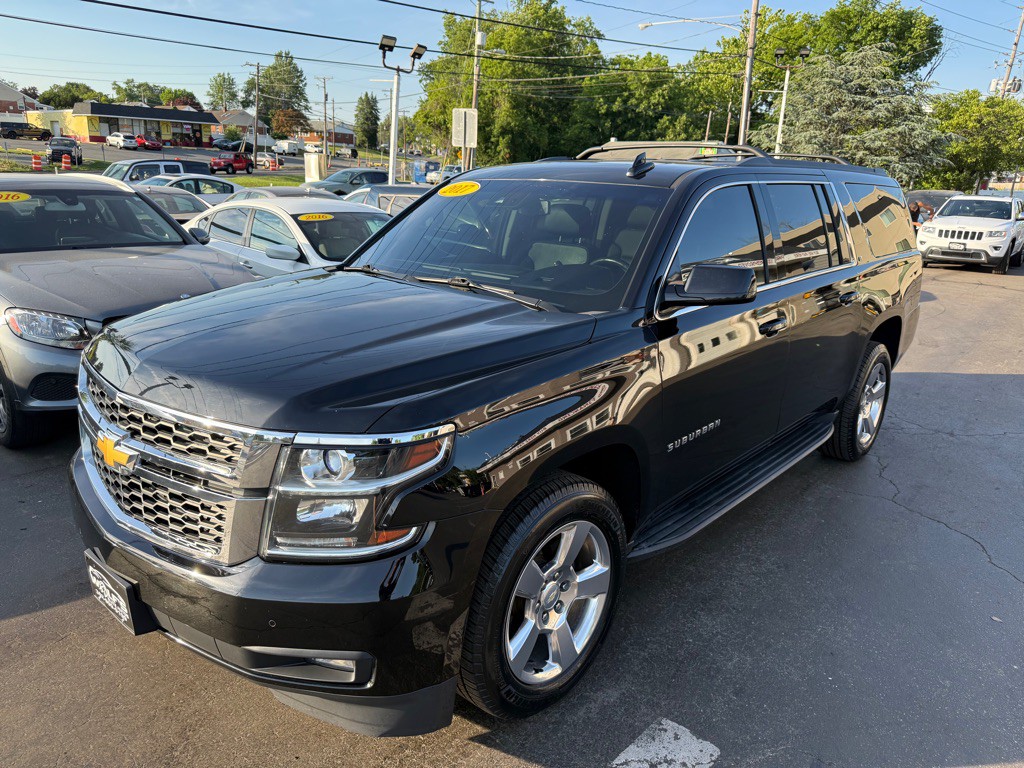 2017 Chevrolet Suburban Image 2