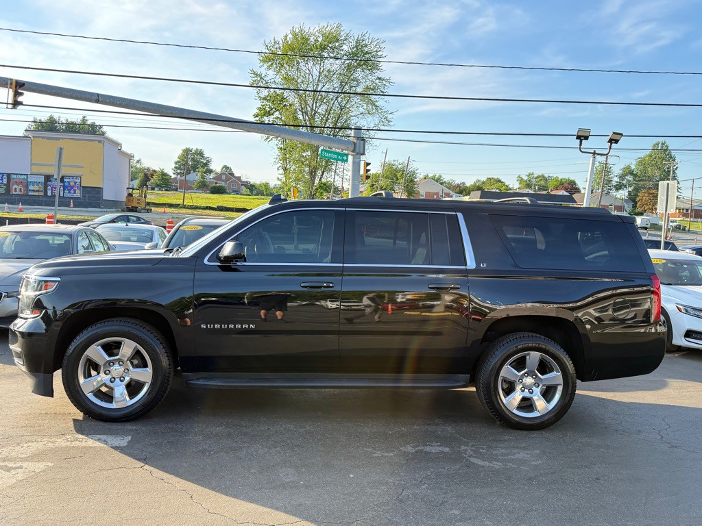 2017 Chevrolet Suburban Image 5
