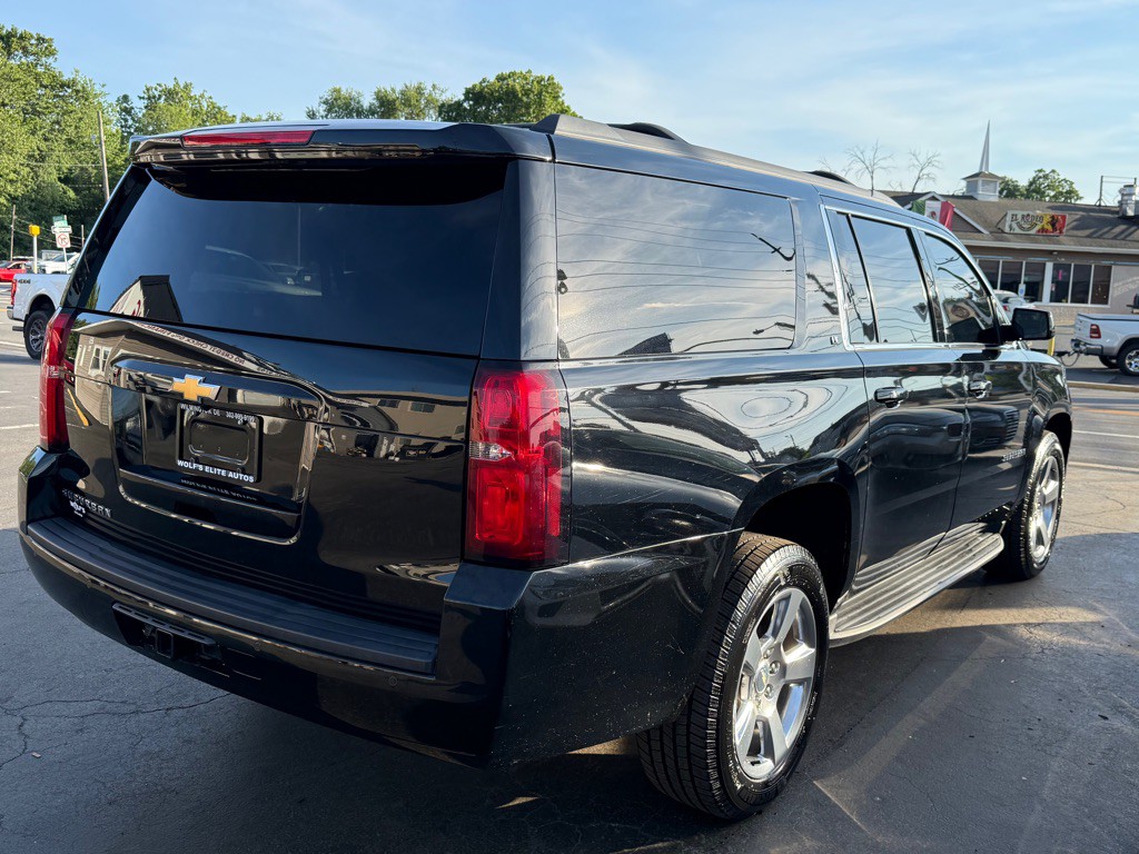 2017 Chevrolet Suburban Image 8