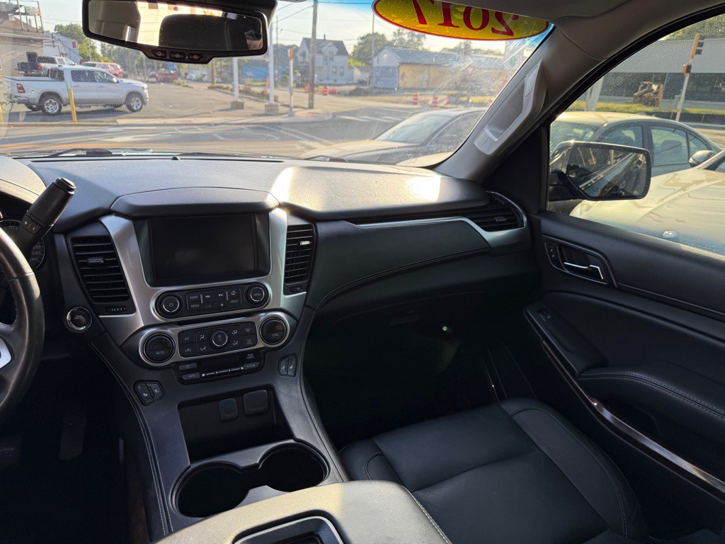 2017 Chevrolet Suburban Image 11