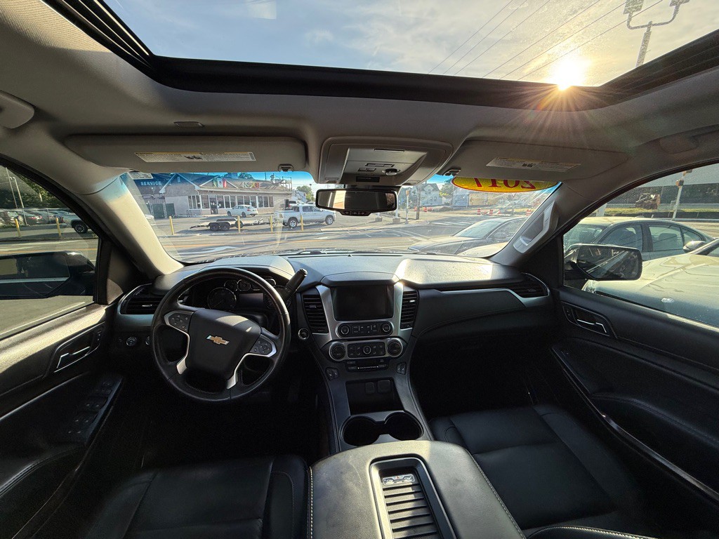 2017 Chevrolet Suburban Image 12