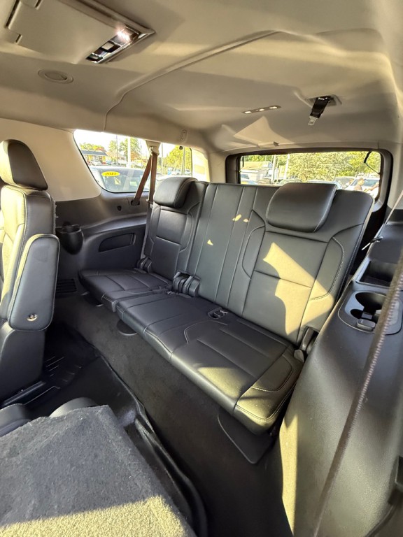 2017 Chevrolet Suburban Image 14