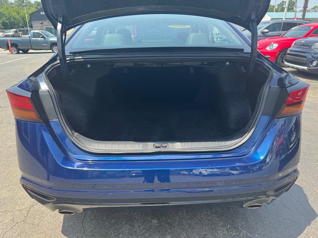 2024 Nissan Altima Image 9
