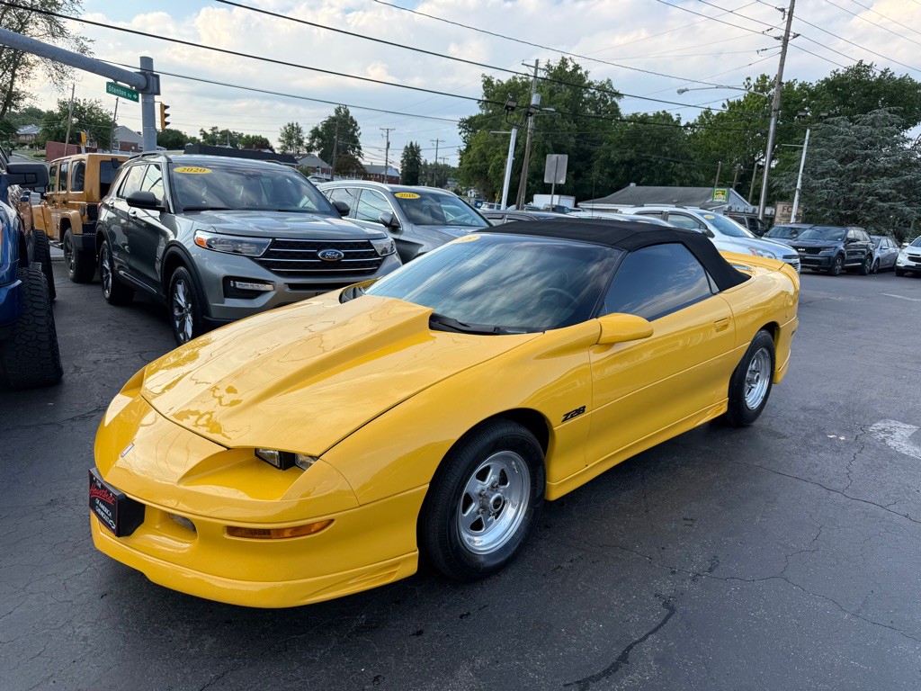 1995 Chevrolet Camaro Image 2