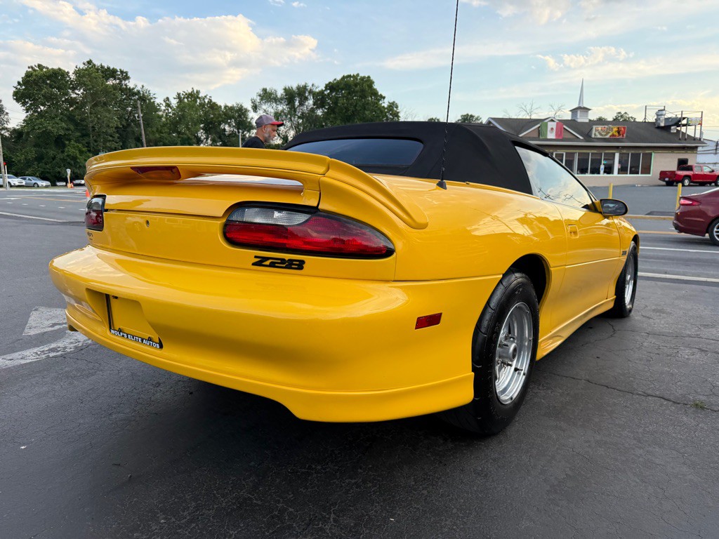 1995 Chevrolet Camaro Image 8