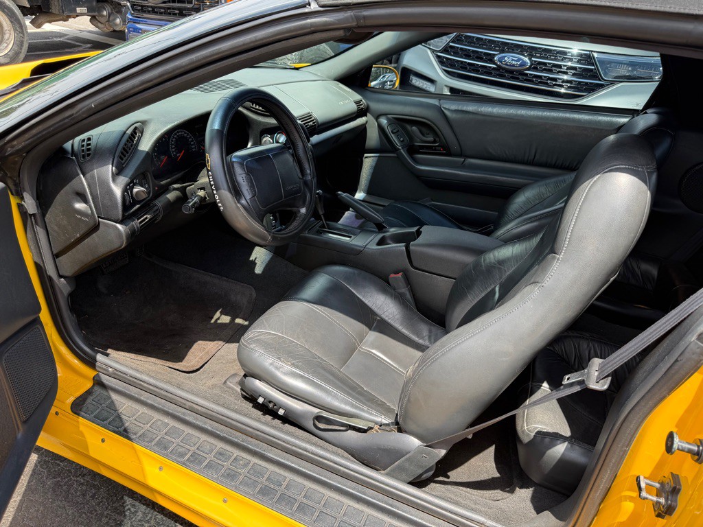1995 Chevrolet Camaro Image 16