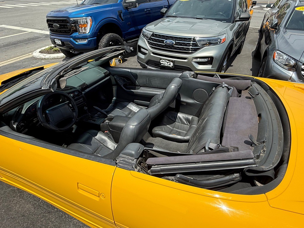 1995 Chevrolet Camaro Image 17